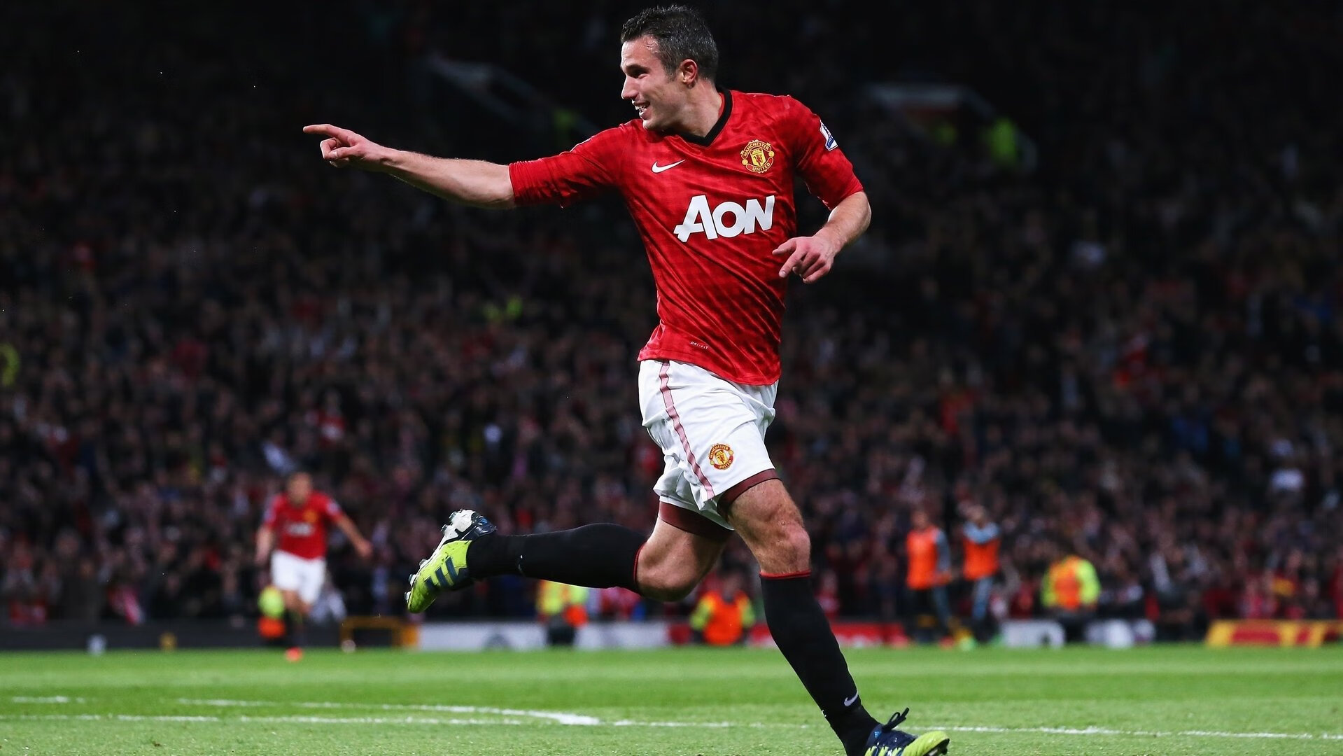 世界杯万人空巷:足球盛宴掀起狂潮,世界杯足球赛如火如荼地进行