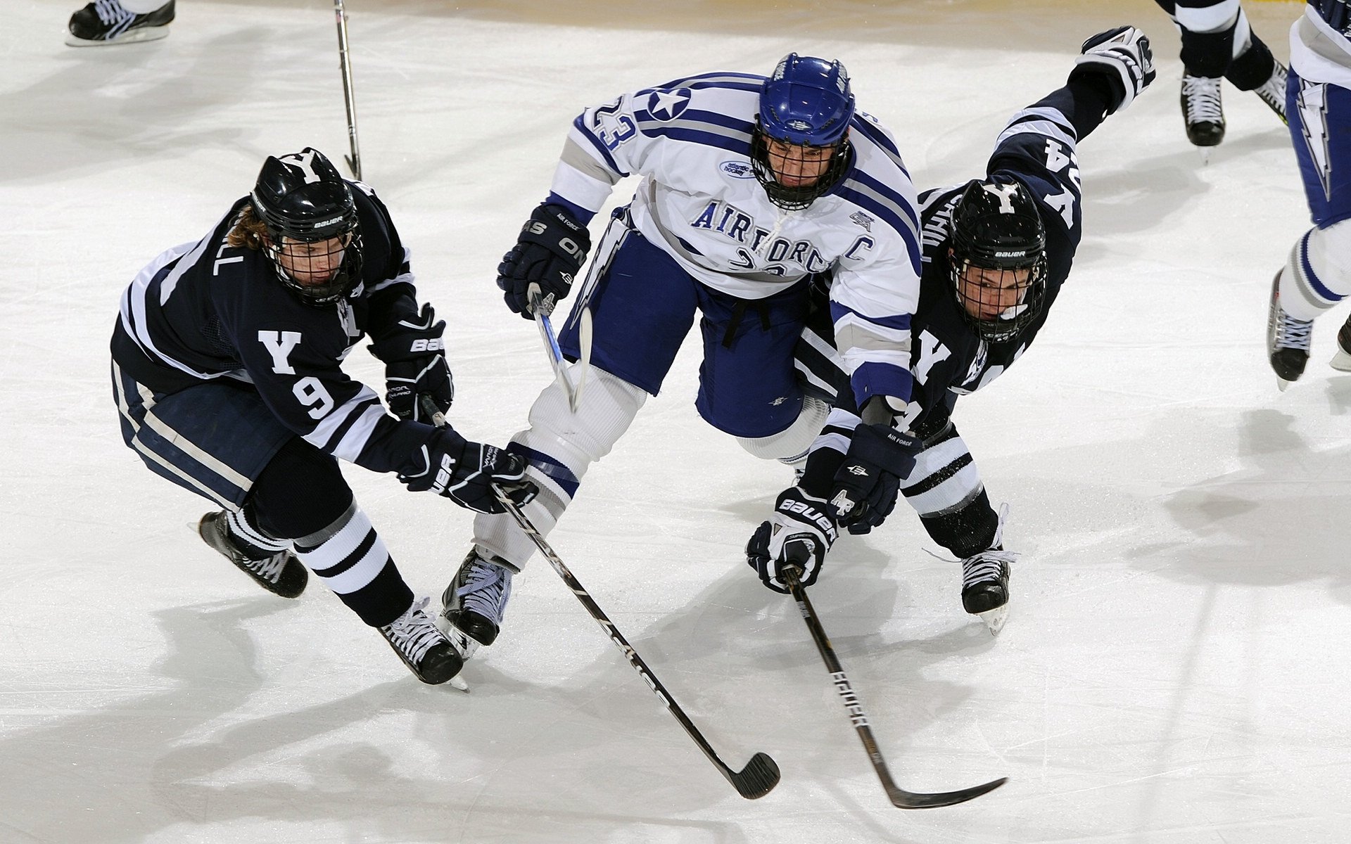 Jiu You-回顾丁俊晖现状：身家过亿，常住国外别墅，大龄富二代妻子气质绝佳